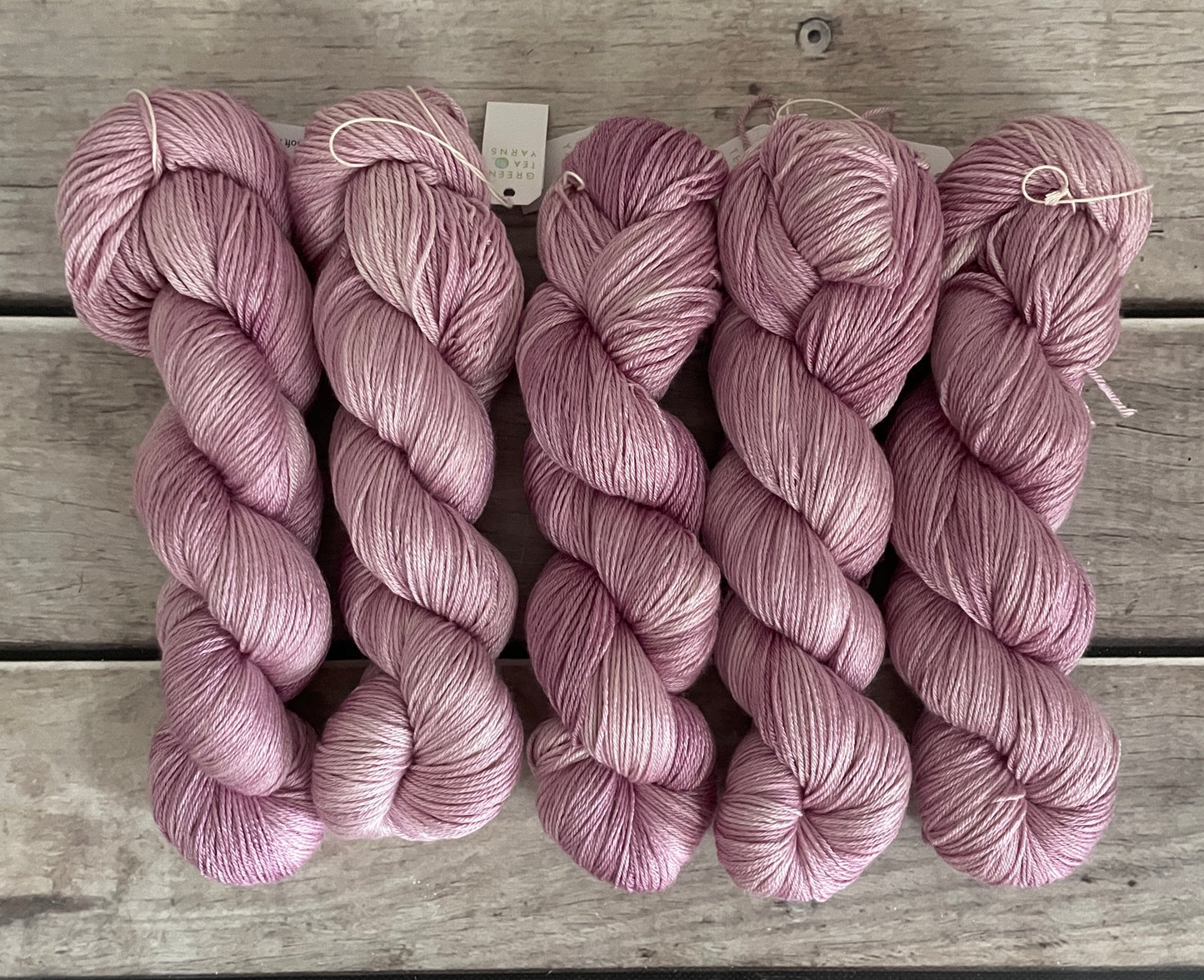 Soft Rose - 4ply/fingering - silk and merino yarn - Jasmin 4
