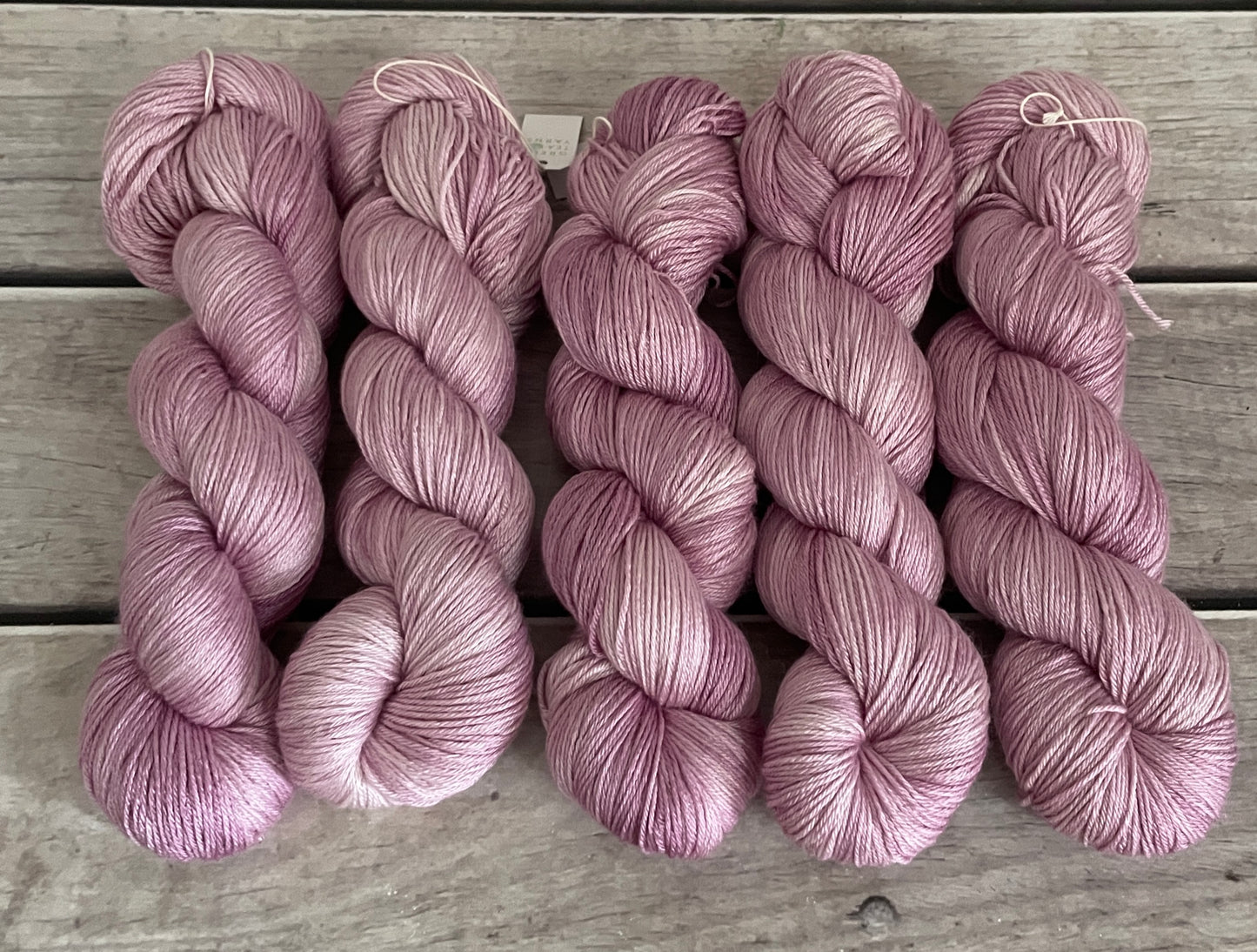 Soft Rose - 4ply/fingering - silk and merino yarn - Jasmin 4