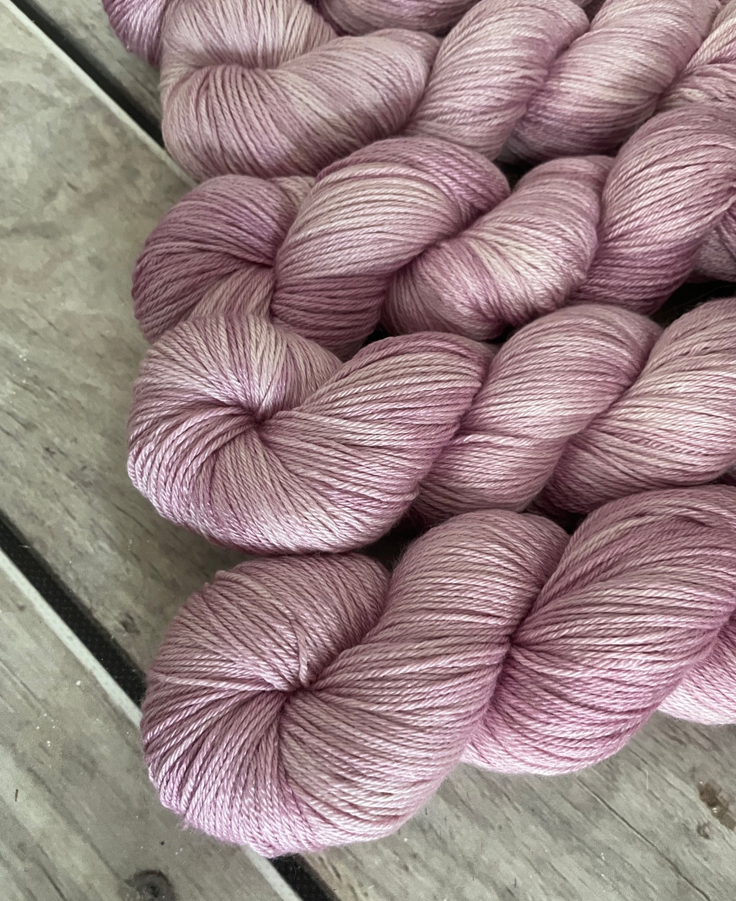 Soft Rose - 4ply/fingering - silk and merino yarn - Jasmin 4