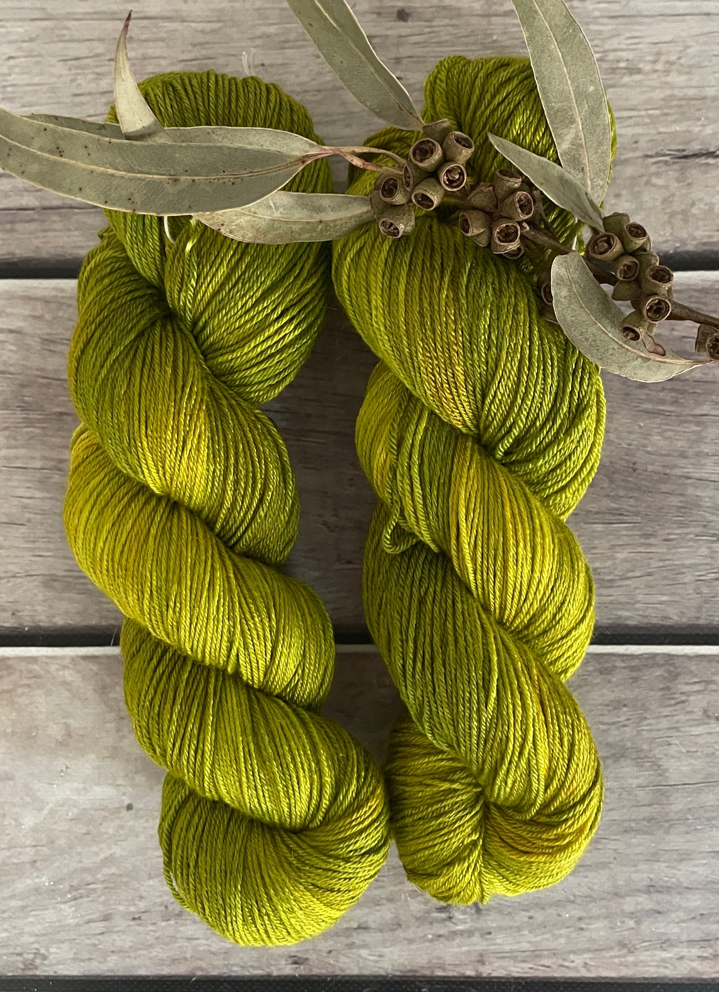 Radio Green - Merino/silk - 4 Ply - Jasmine