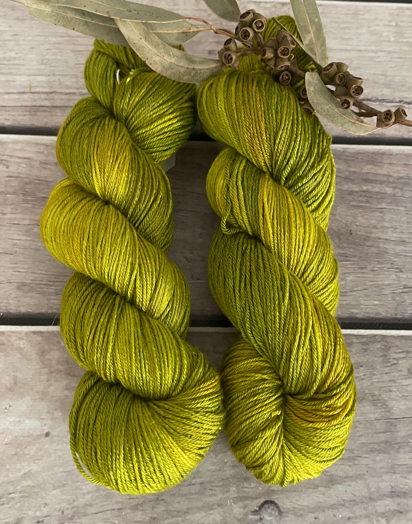 Radio Green - Merino/silk - 4 Ply - Jasmine