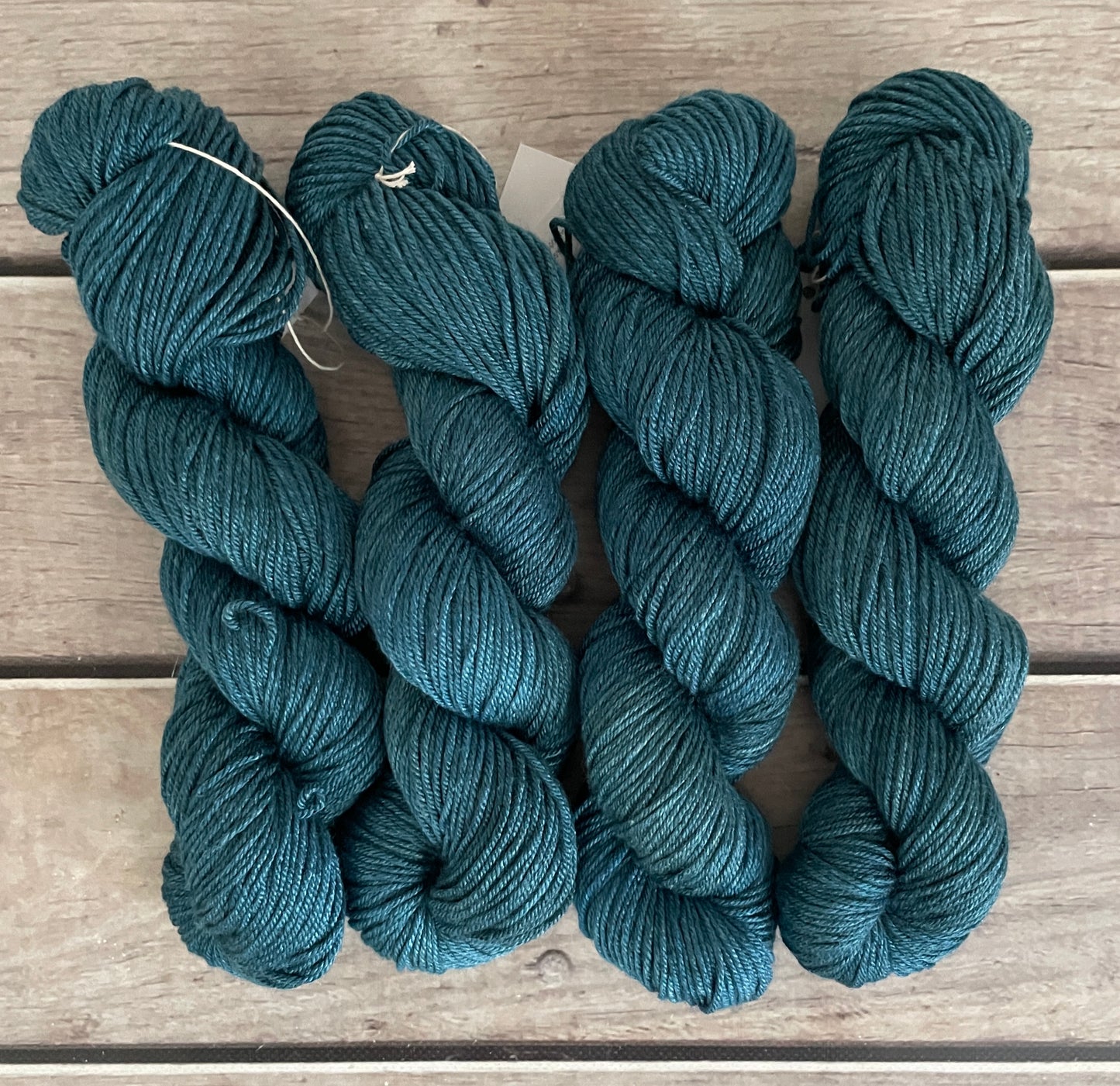 Vintage Button ooak - 8 Ply - BFL and silk - Luschan DK