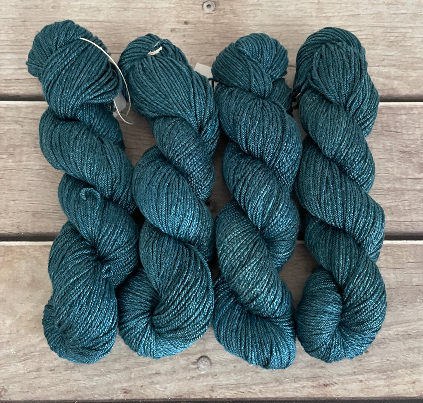 Vintage Button ooak - 8 Ply - BFL and silk - Luschan DK
