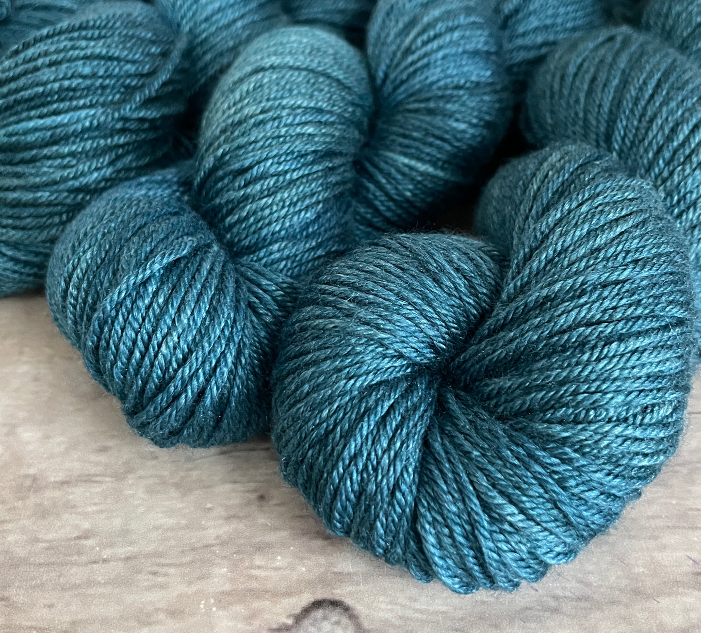 Vintage Button ooak - 8 Ply - BFL and silk - Luschan DK