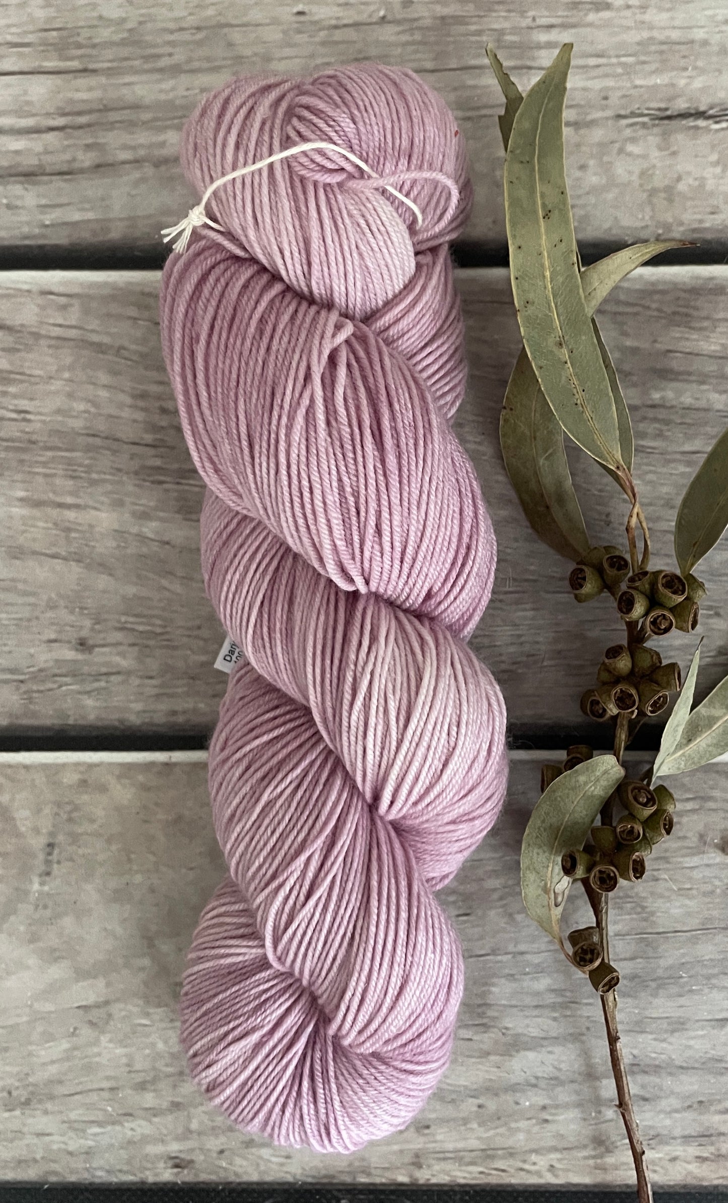 Soft Rose - 4 ply sock yarn in merino and nylon - Darjeeling 4