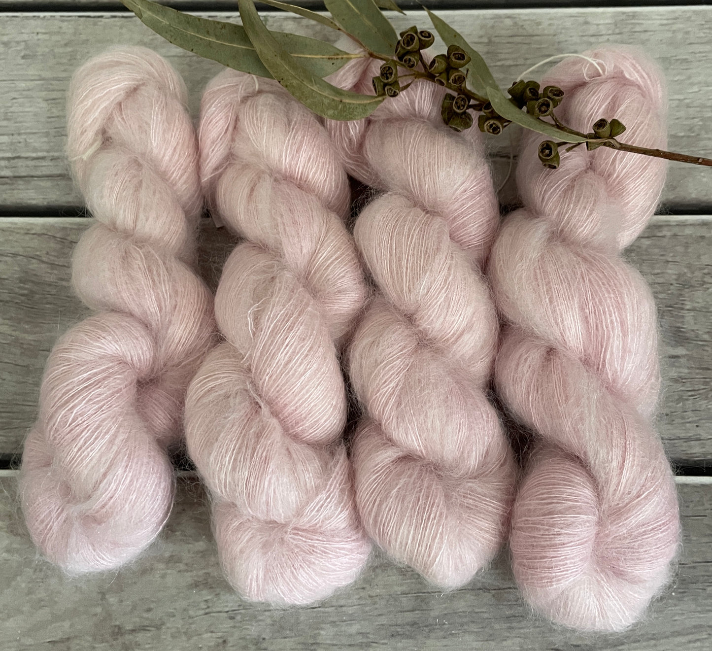 She sells Seashells - 2 ply Silk / Mohair - Shui Yun