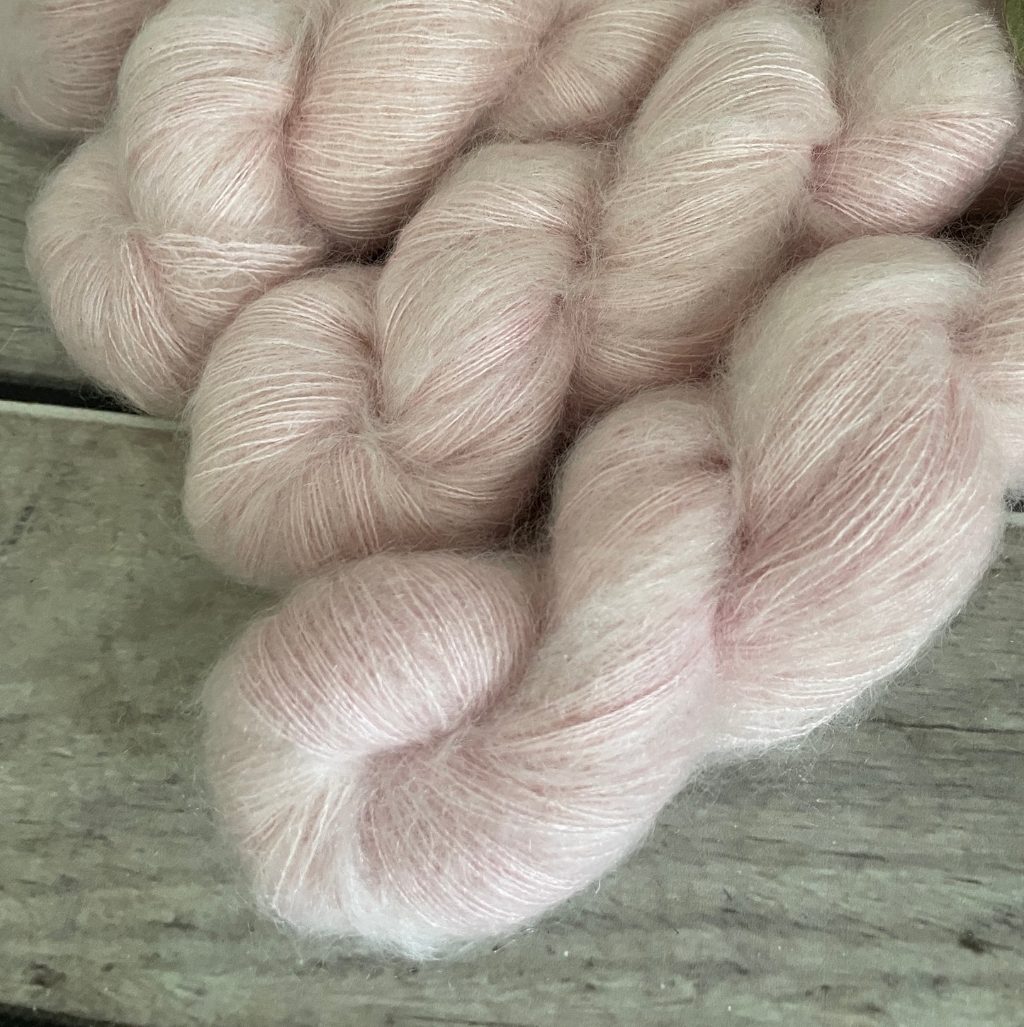 She sells Seashells - 2 ply Silk / Mohair - Shui Yun