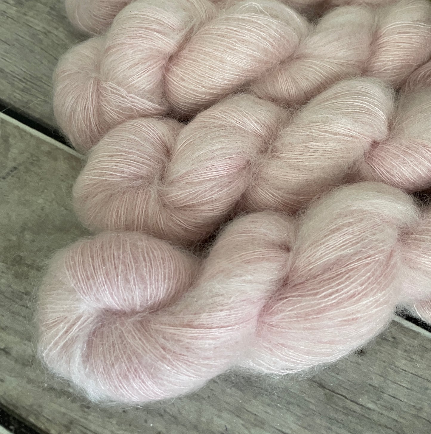 She sells Seashells - 2 ply Silk / Mohair - Shui Yun