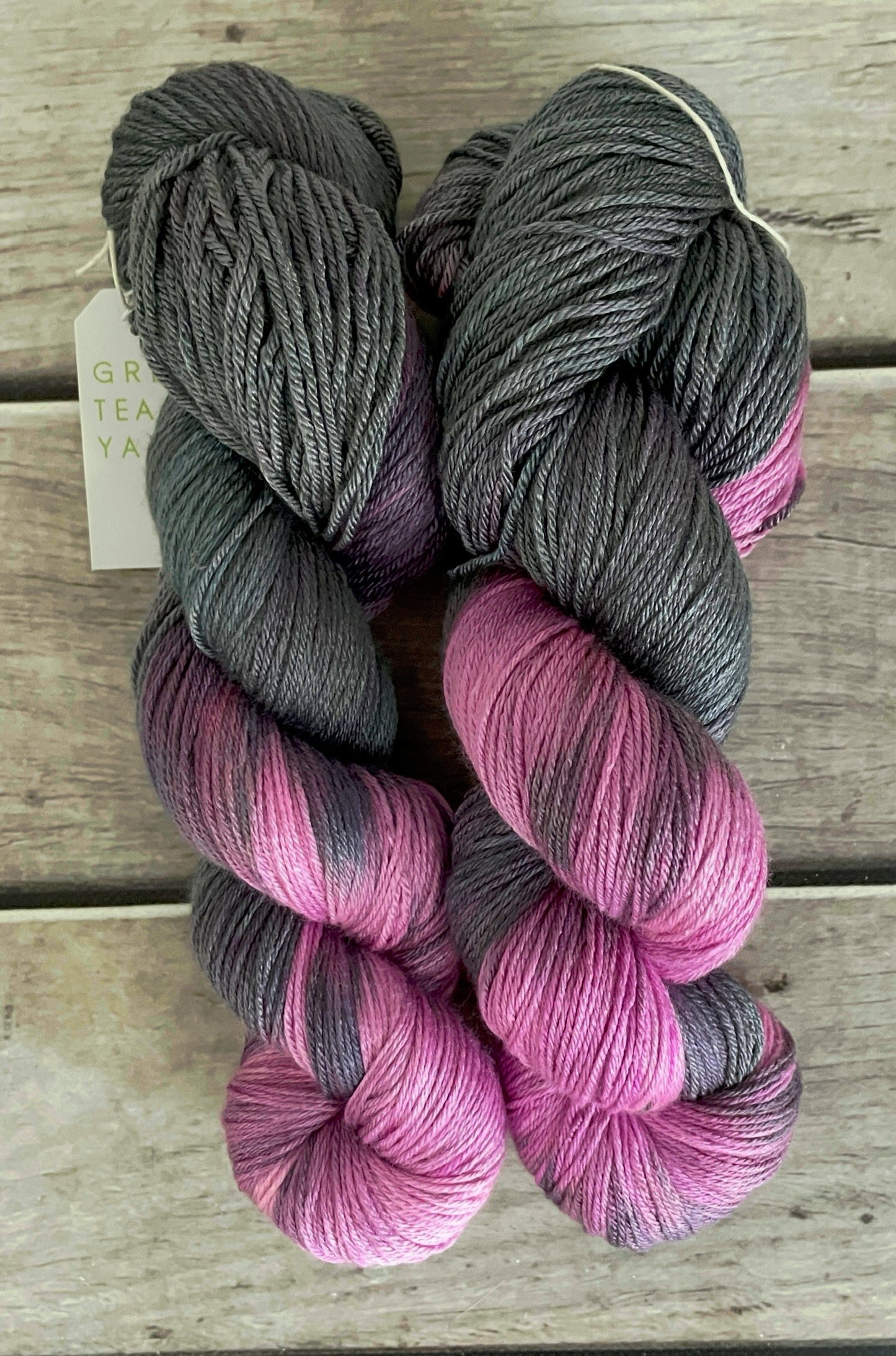 Pink Streak ooak - Merino/silk - 4 Ply - Jasmine