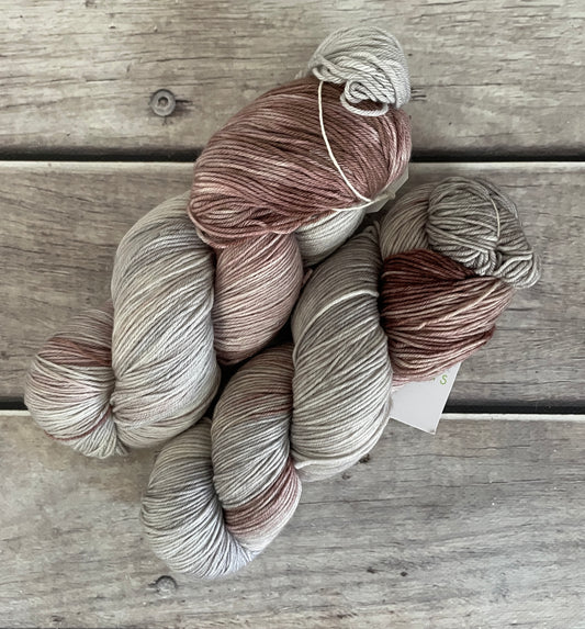 Silvereye Underside - 4 Ply sock yarn in merino/nylon - Darjeeling