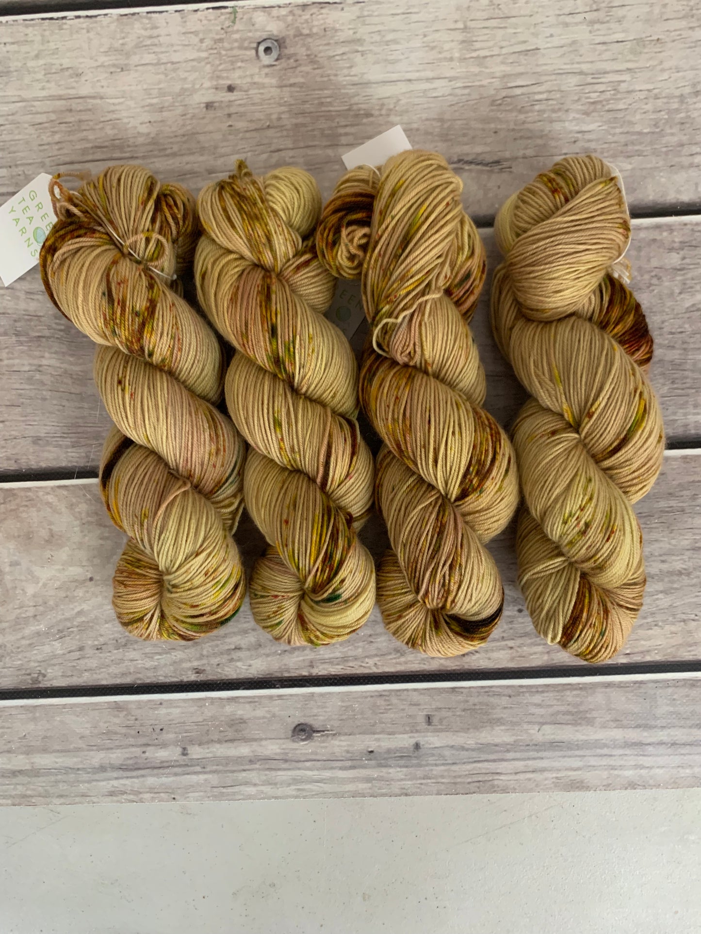 Pebbles ooak - Darjeeling sock yarn - 4 ply