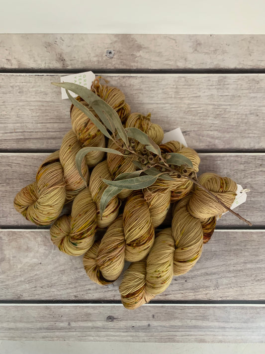 Pebbles ooak - Darjeeling sock yarn - 4 ply