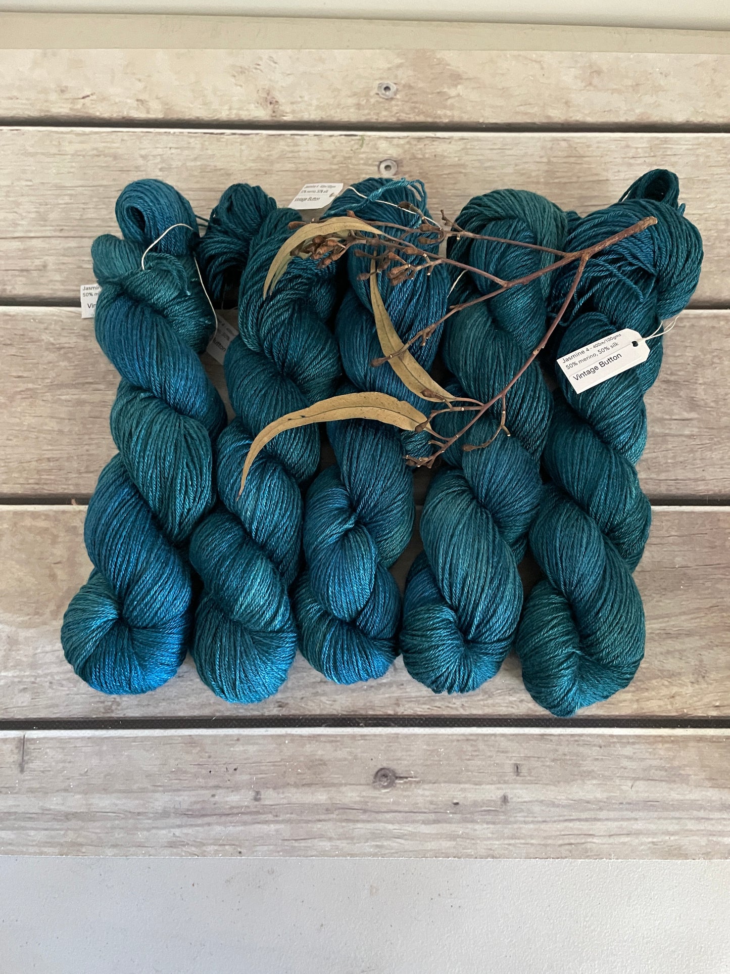 Vintage Button - Merino/silk - 4 Ply - Jasmine