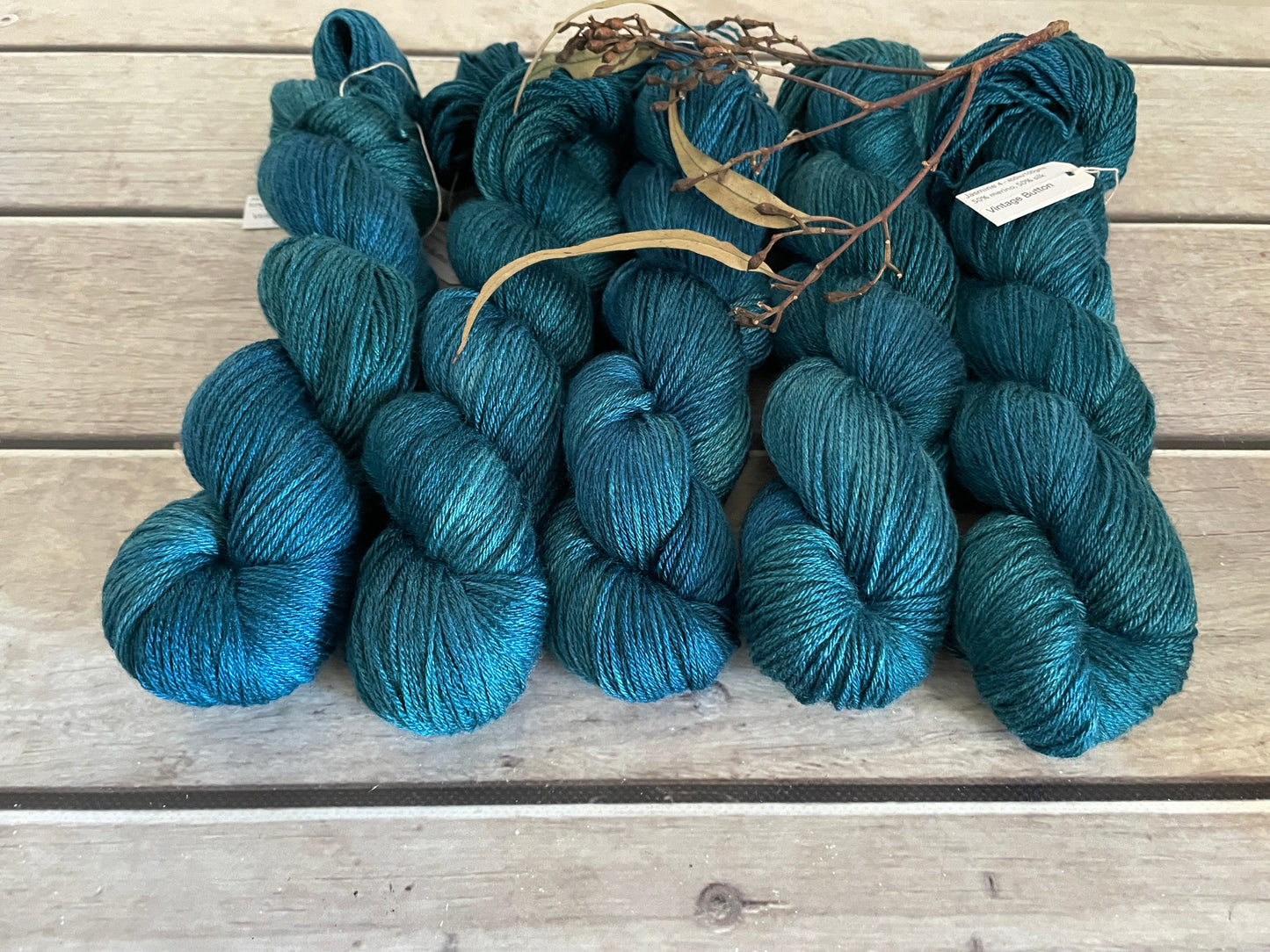 Vintage Button - Merino/silk - 4 Ply - Jasmine