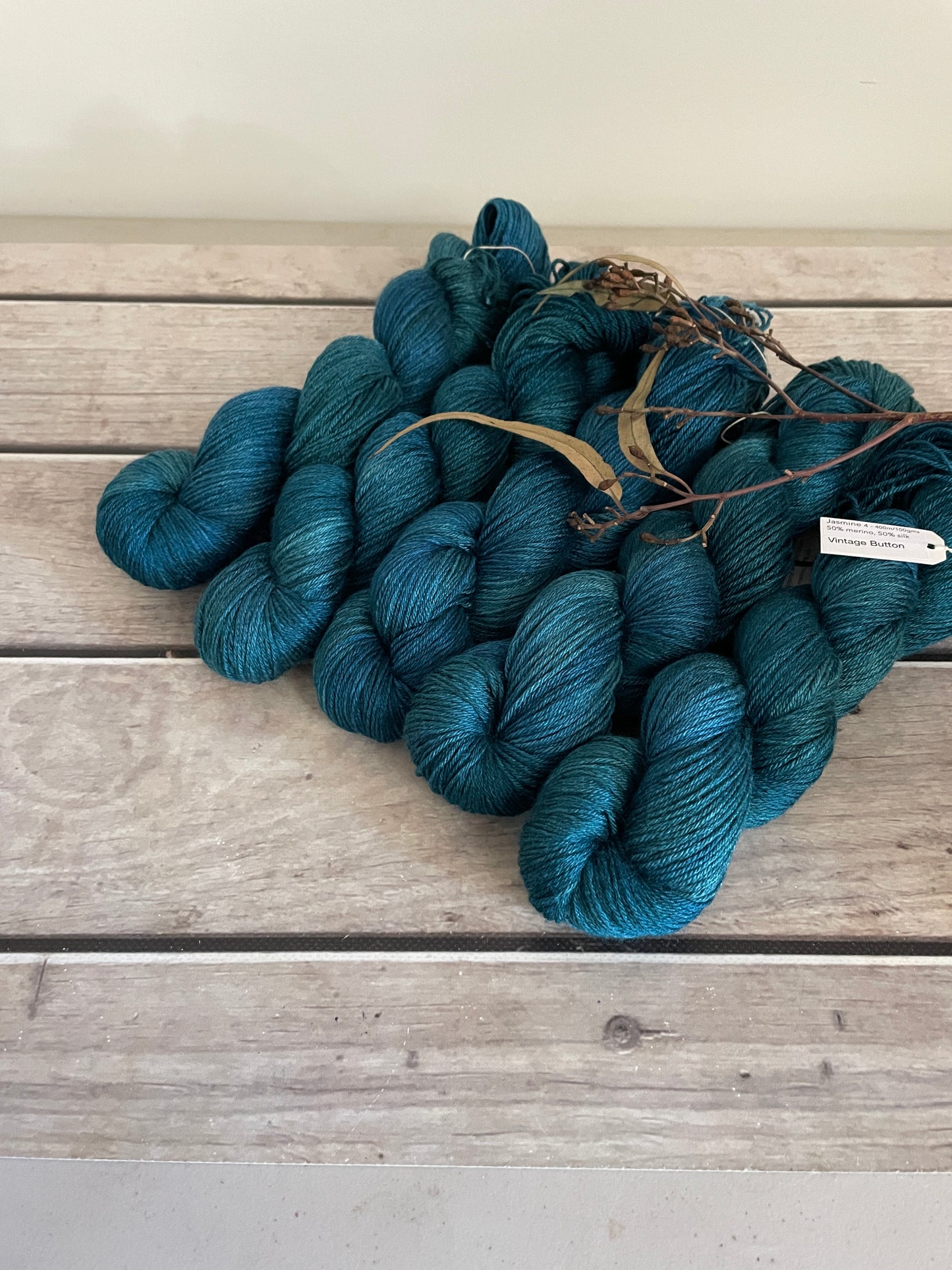 Vintage Button - Merino/silk - 4 Ply - Jasmine
