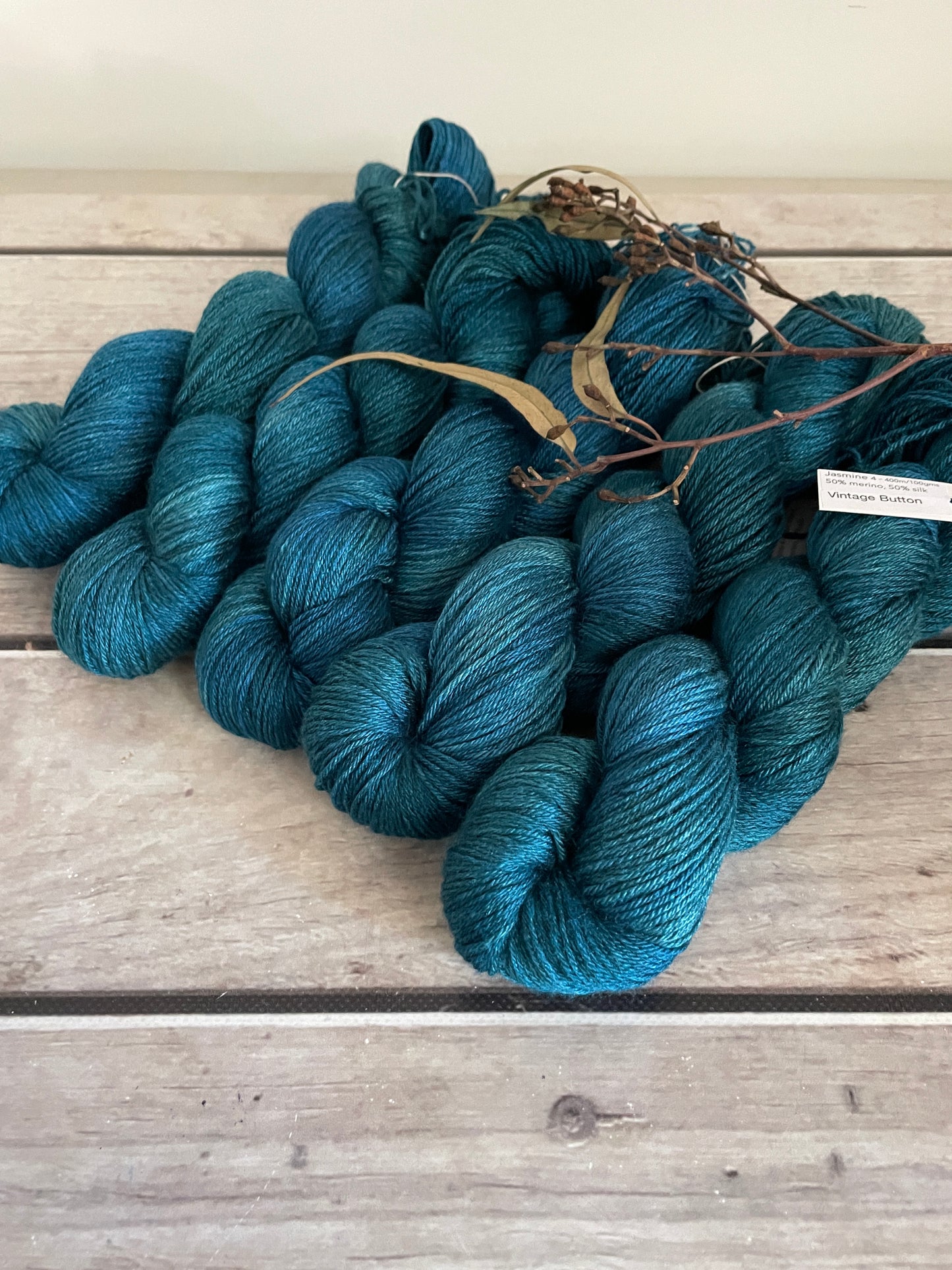 Vintage Button - Merino/silk - 4 Ply - Jasmine