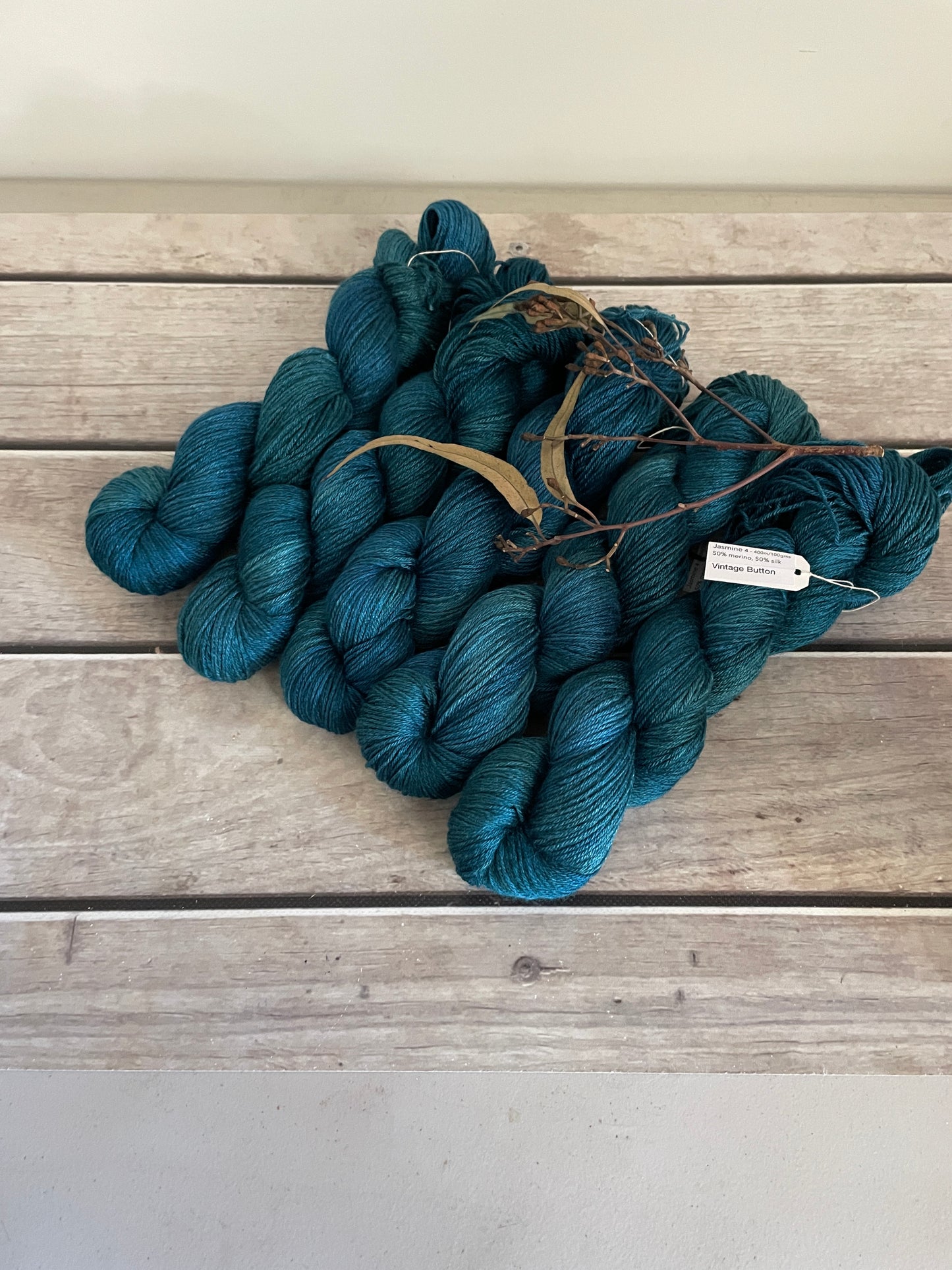 Vintage Button - Merino/silk - 4 Ply - Jasmine