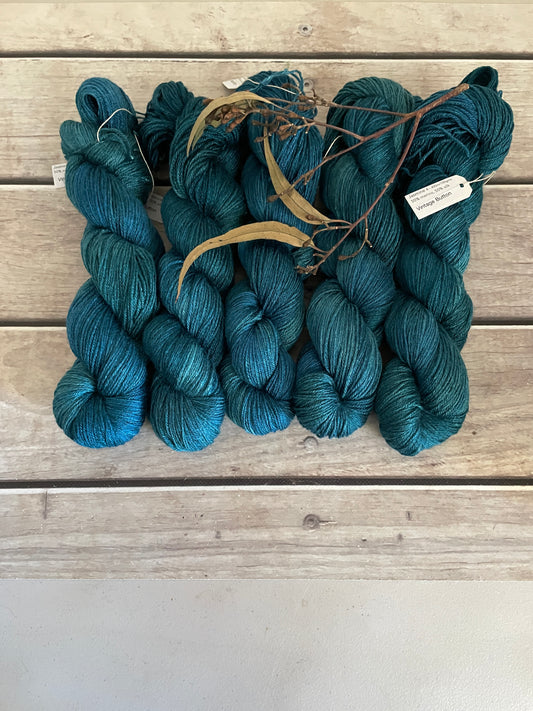 Vintage Button - Merino/silk - 4 Ply - Jasmine