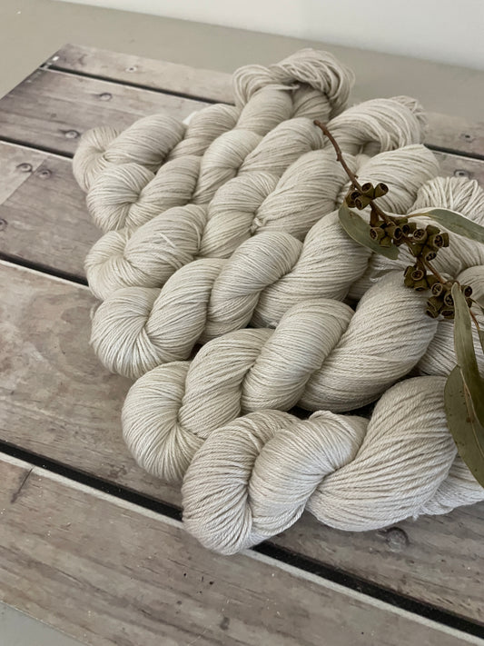 Wild Oats- silk/ merino 4 ply -Jasmine