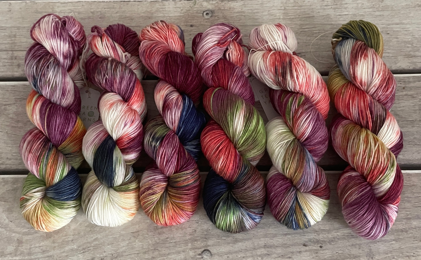 Brushstrokes ooak - sock yarn in merino and nylon - Darjeeling
