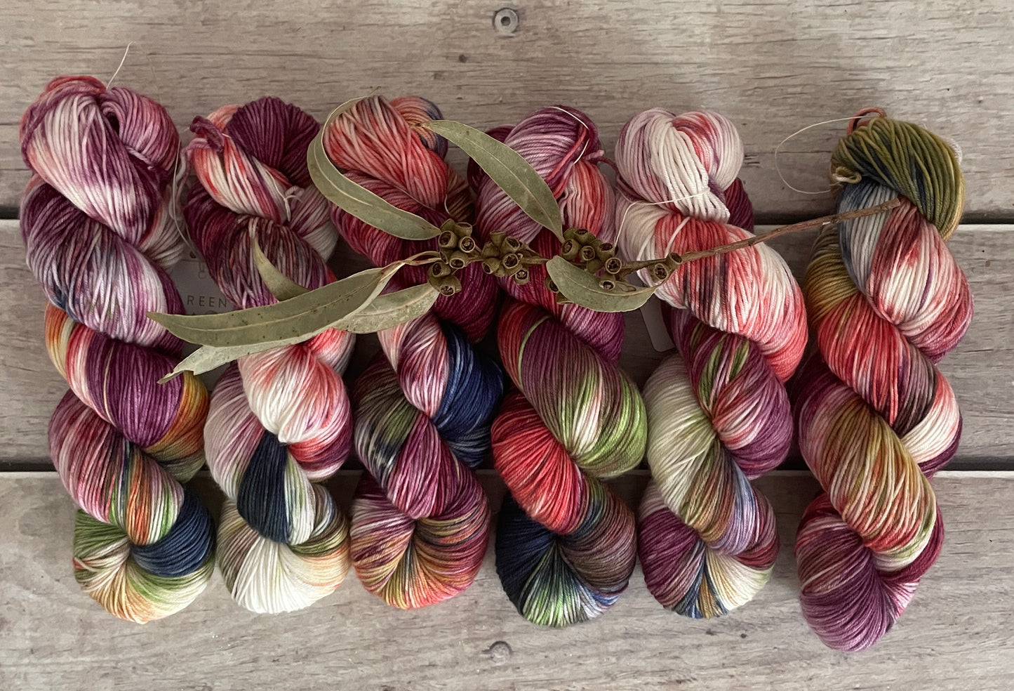 Brushstrokes ooak - sock yarn in merino and nylon - Darjeeling