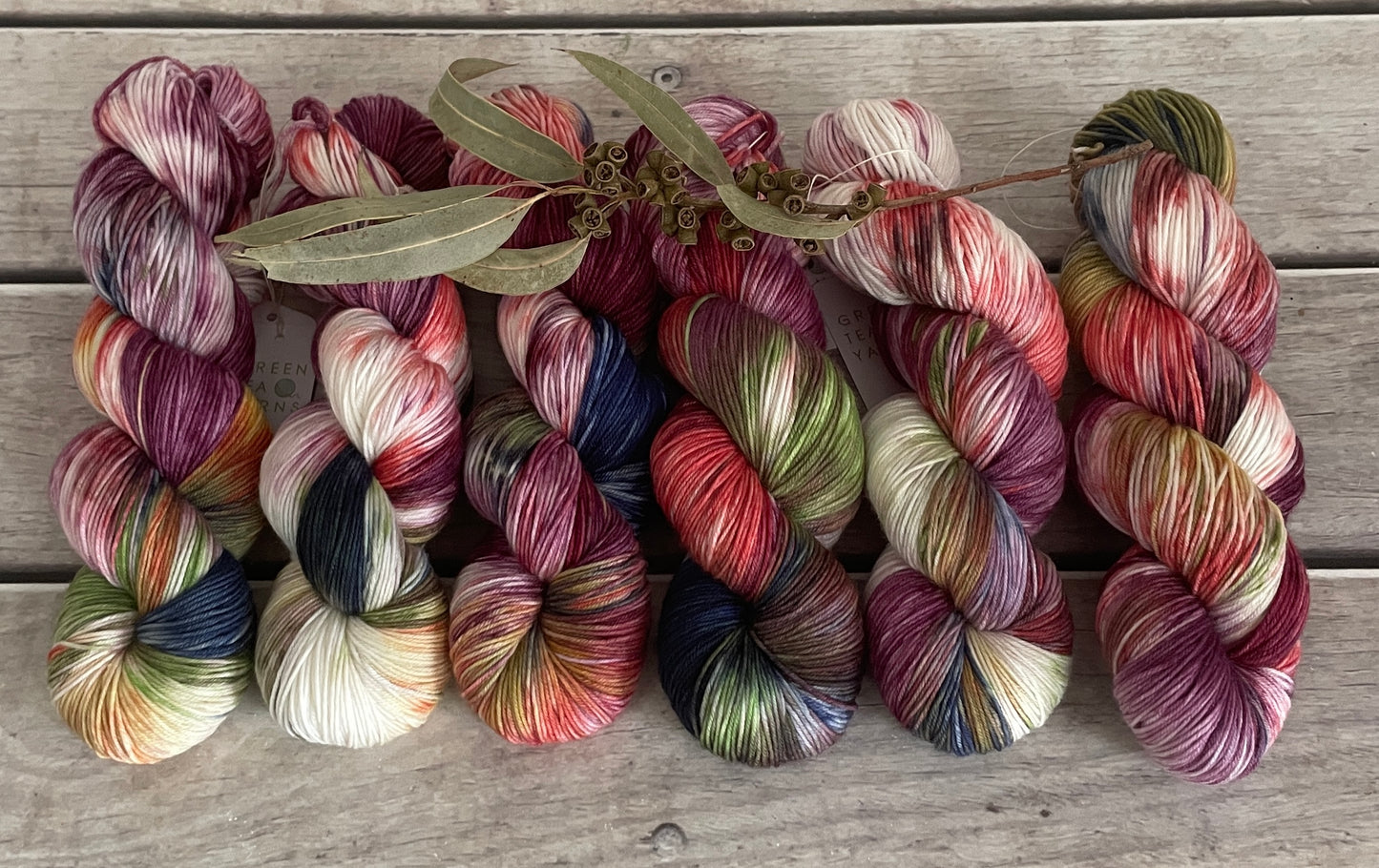 Brushstrokes ooak - sock yarn in merino and nylon - Darjeeling