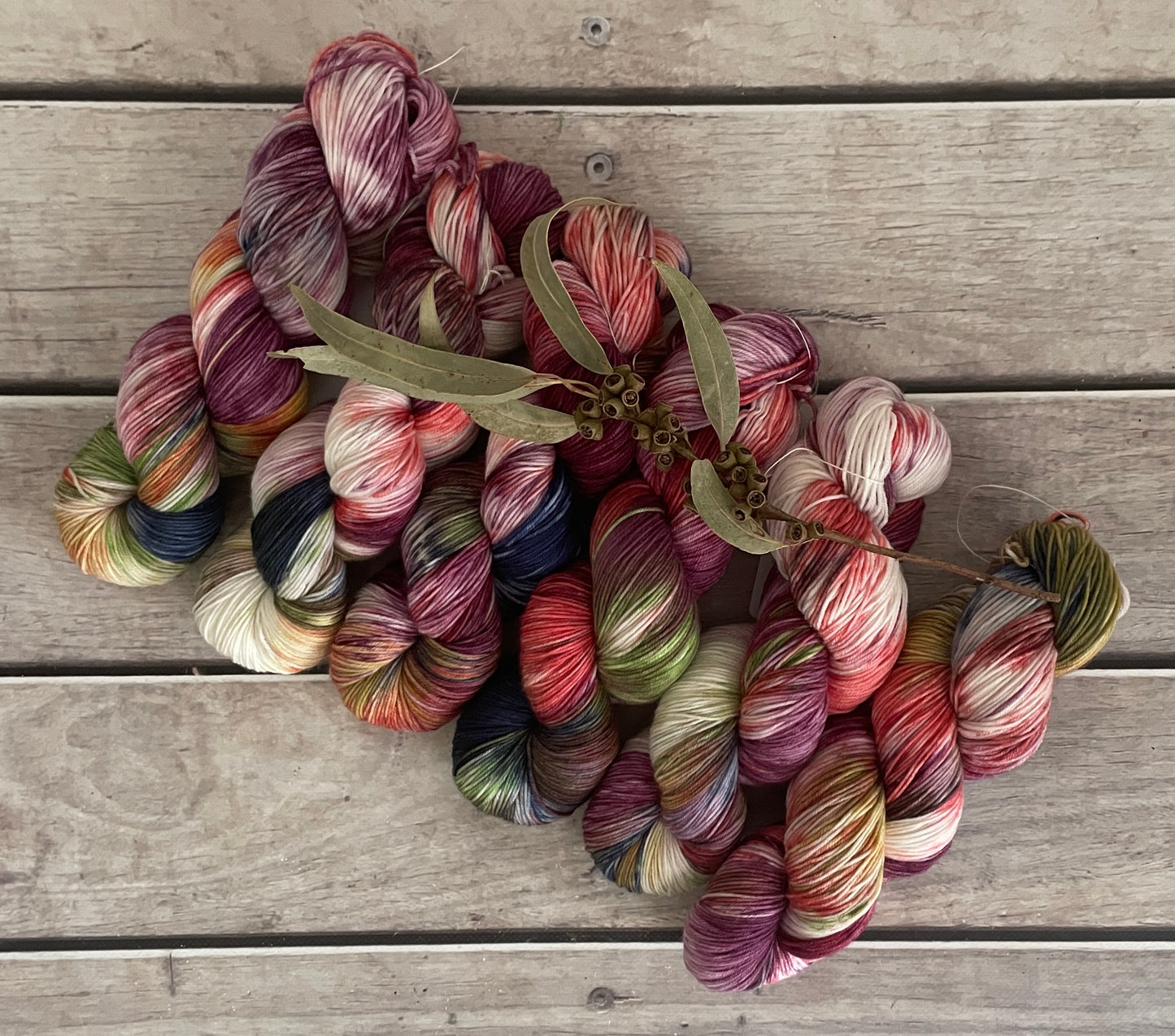 Brushstrokes ooak - sock yarn in merino and nylon - Darjeeling
