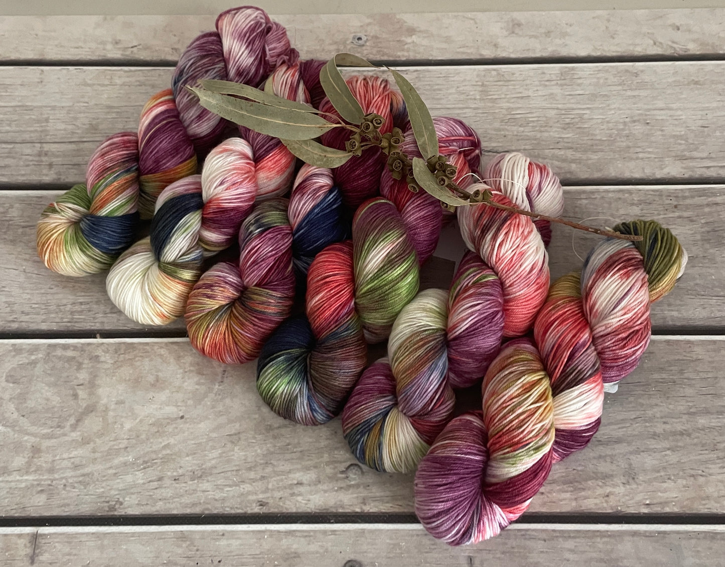 Brushstrokes ooak - sock yarn in merino and nylon - Darjeeling