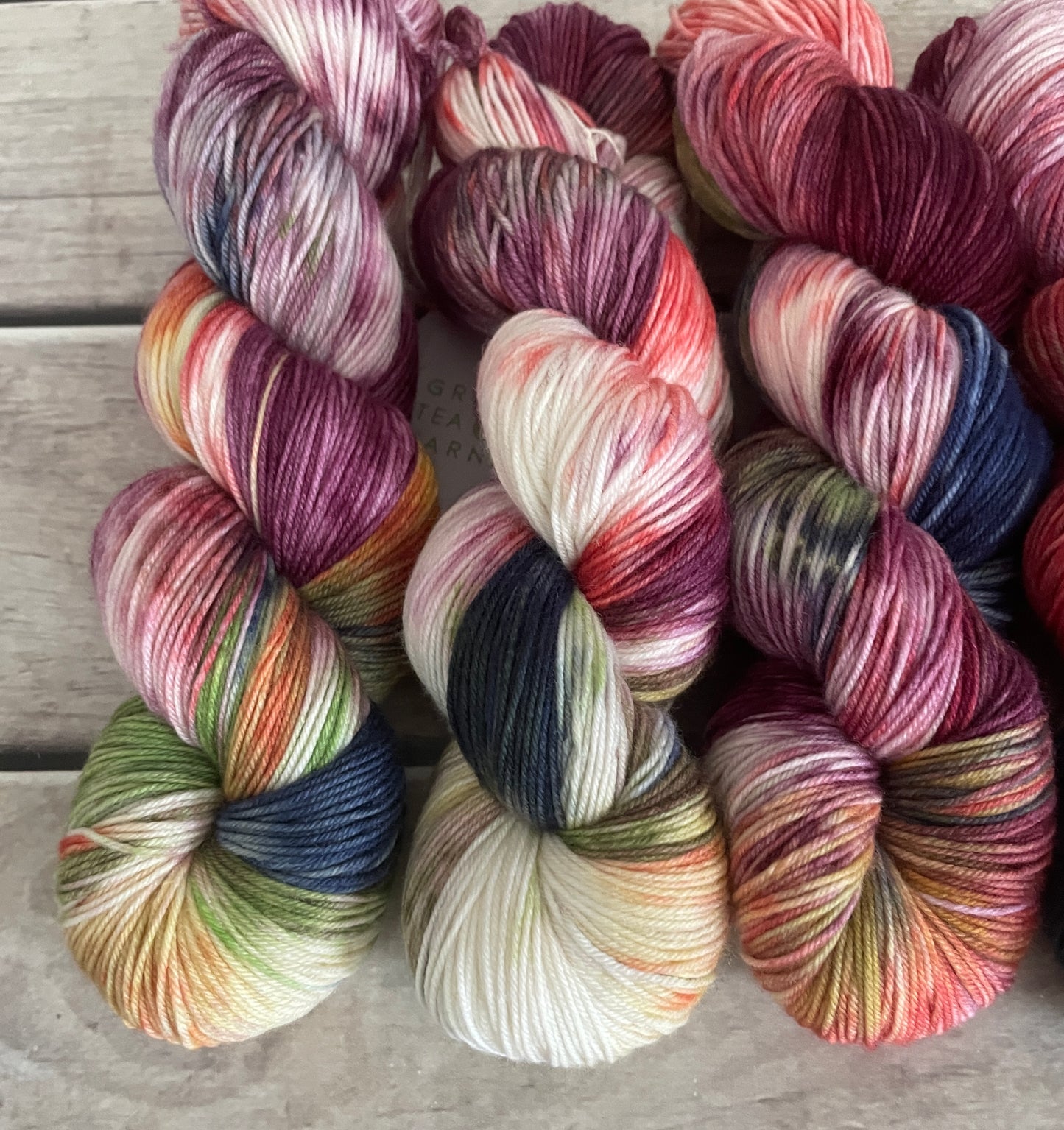 Brushstrokes ooak - sock yarn in merino and nylon - Darjeeling
