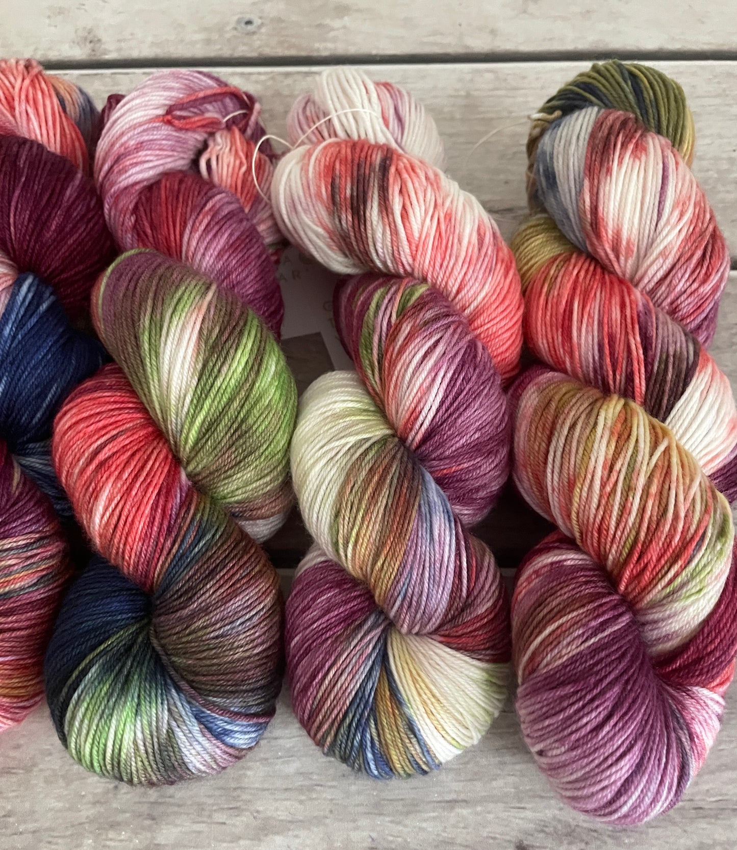 Brushstrokes ooak - sock yarn in merino and nylon - Darjeeling