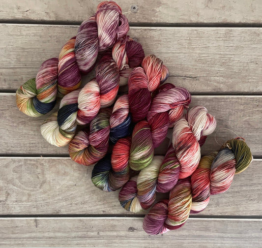Brushstrokes ooak - sock yarn in merino and nylon - Darjeeling