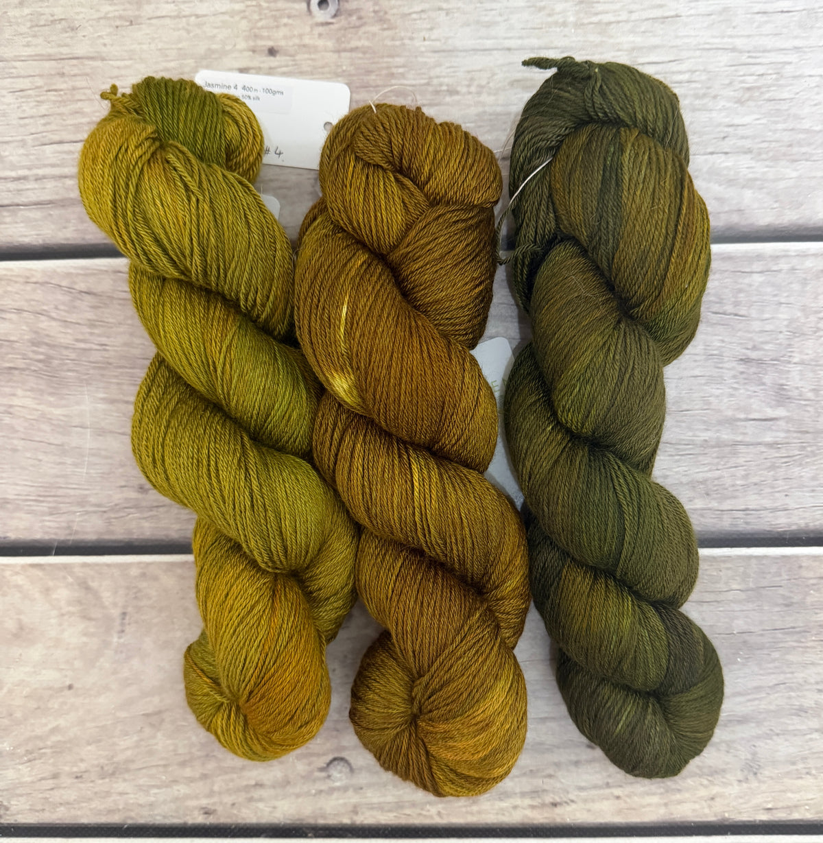 Gryphon Short Fade - Jasmine merino/silk yarn - 4 ply