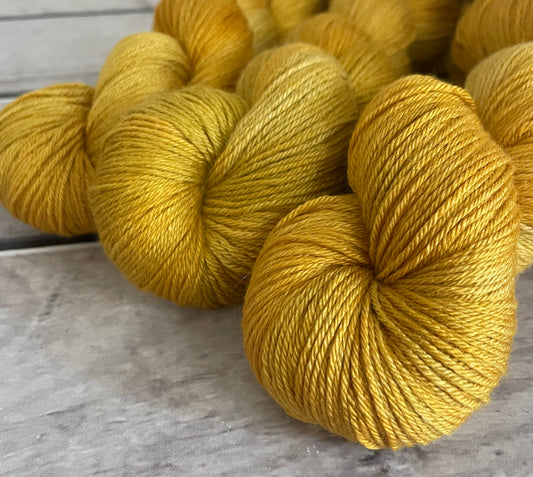 Honeysuckle ooak - Merino/silk - 4 Ply - Jasmine