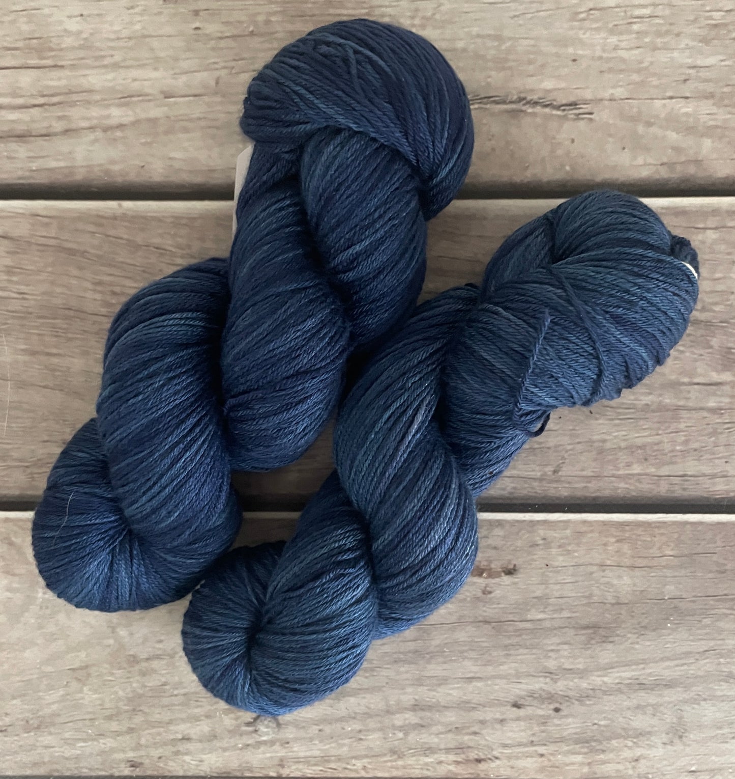 April Blues - Merino/silk - 4 Ply/Fingering - Jasmine