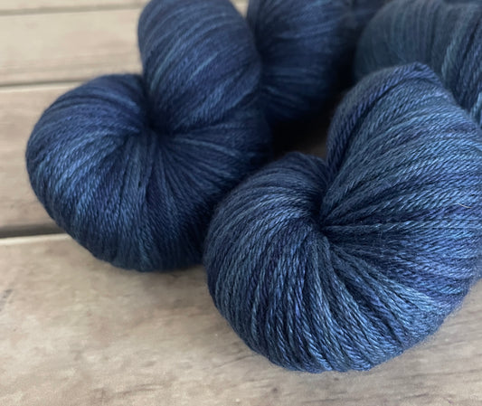 April Blues - Merino/silk - 4 Ply/Fingering - Jasmine