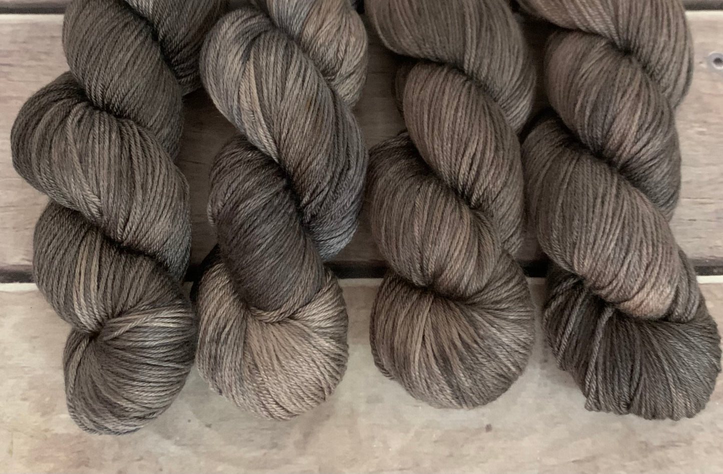 Pale Peat - 4ply/fingering - silk and merino - Jasmin 4