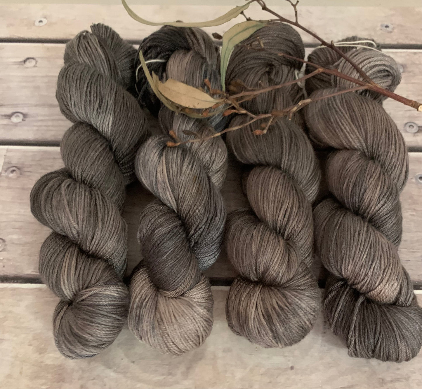 Pale Peat - 4ply/fingering - silk and merino - Jasmin 4