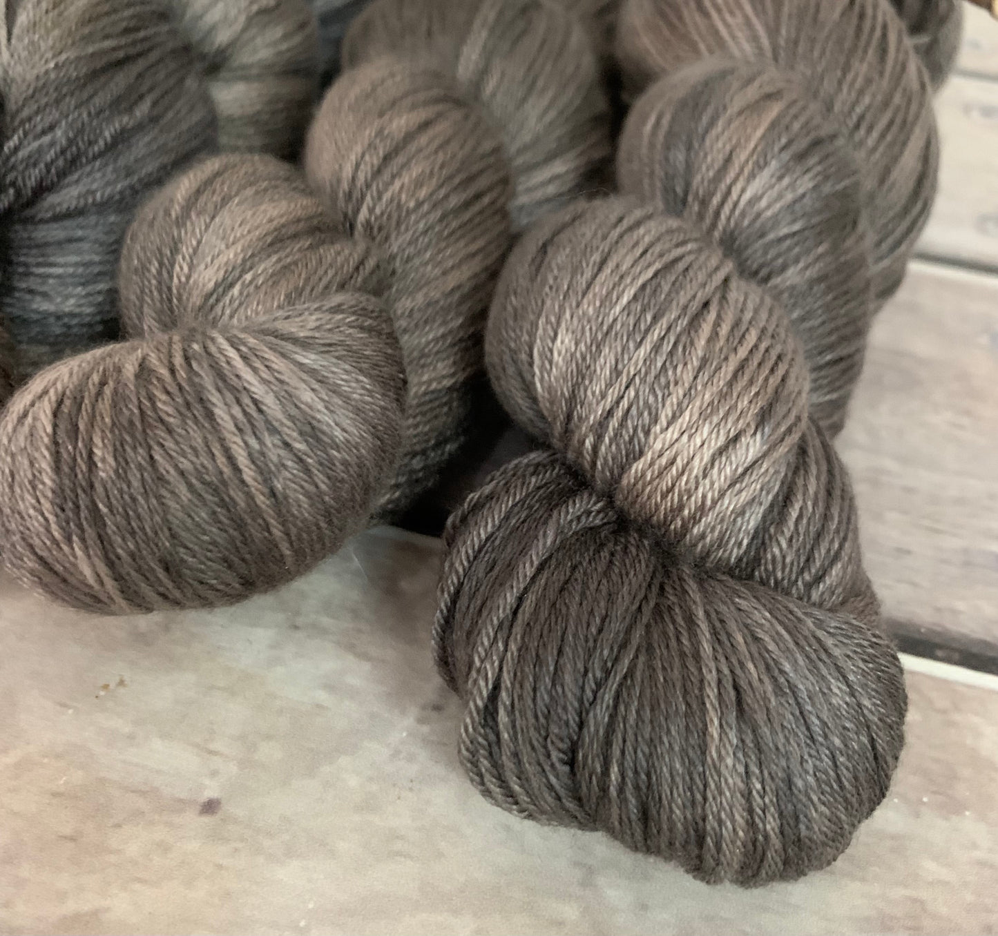 Pale Peat - 4ply/fingering - silk and merino - Jasmin 4