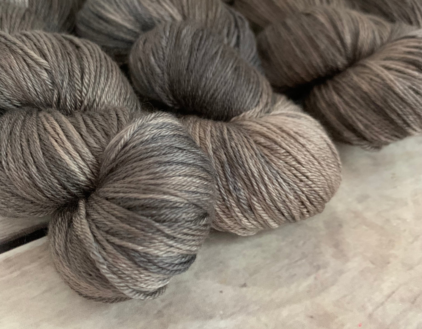 Pale Peat - 4ply/fingering - silk and merino - Jasmin 4