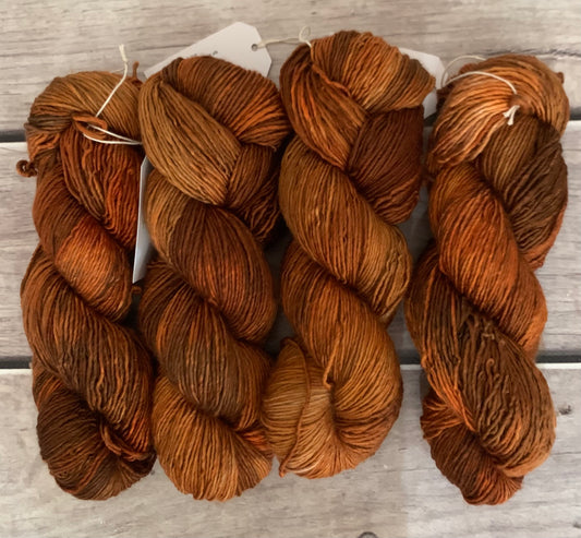 Woodend on merino/silk single- Osmanthus 8 ply/Dk