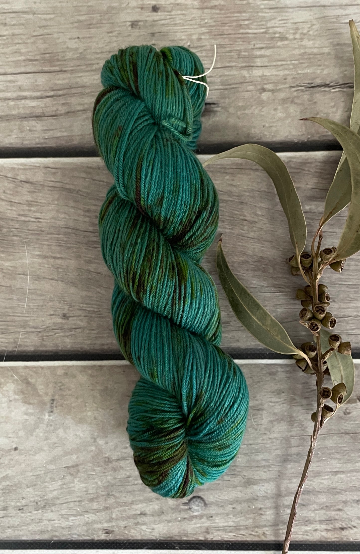 Deep Patina ooak - sock yarn in merino and nylon - Darjeeling 4