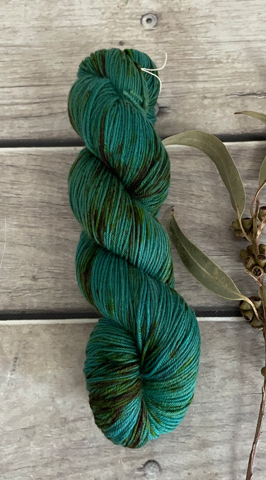 Deep Patina ooak - sock yarn in merino and nylon - Darjeeling 4