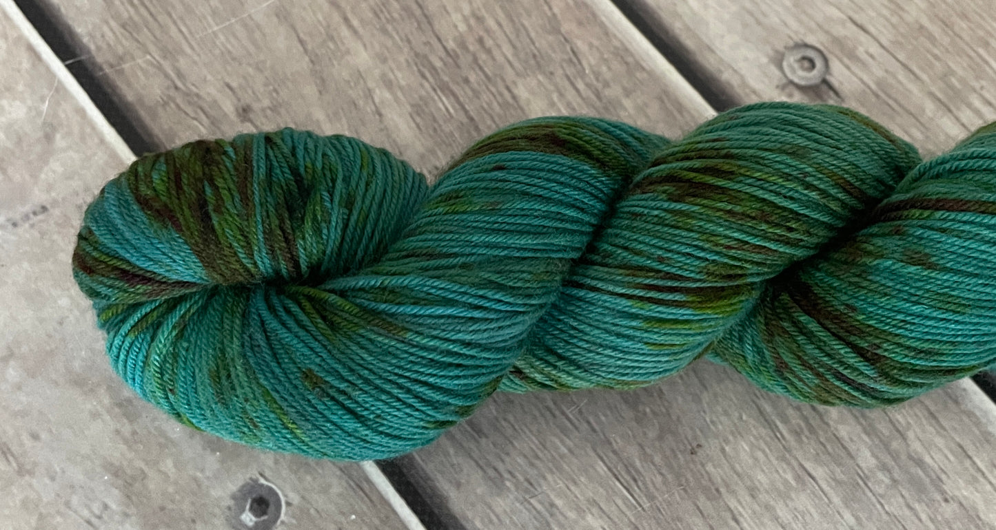 Deep Patina ooak - sock yarn in merino and nylon - Darjeeling 4
