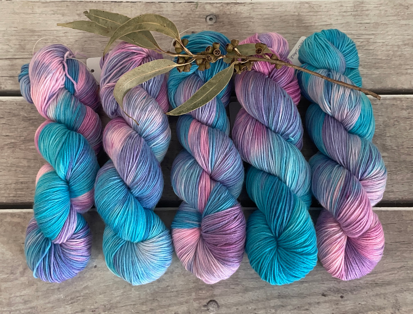 Fairy Dance ooak - sock yarn in merino and nylon - Darjeeling 4