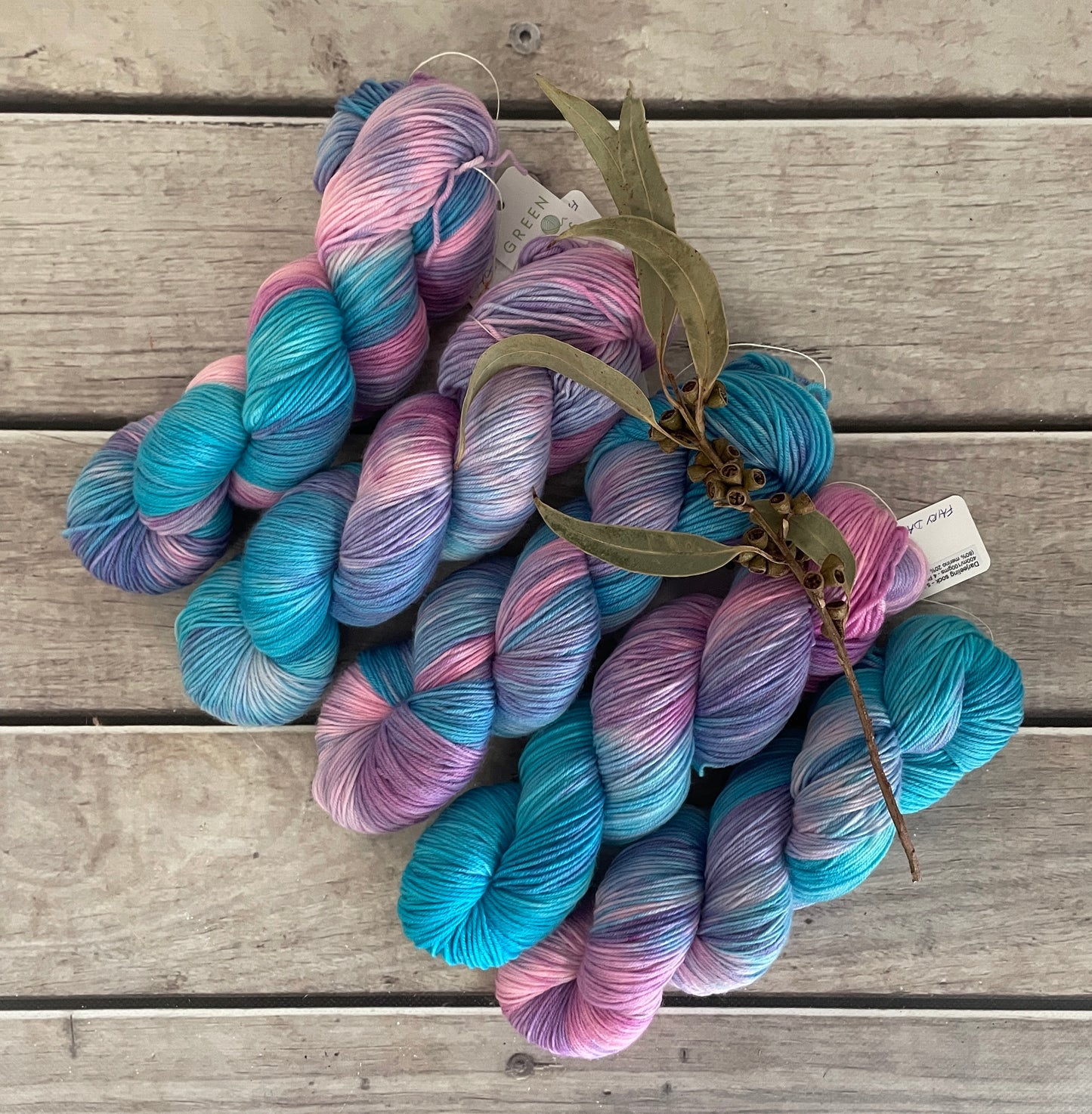Fairy Dance ooak - sock yarn in merino and nylon - Darjeeling 4