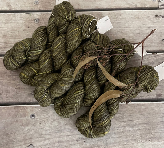 Banksia - 10 ply merino/silk singles - Peach