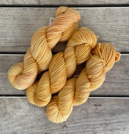Saffron Drift ooak - Darjeeling DK sock yarn - 8 ply