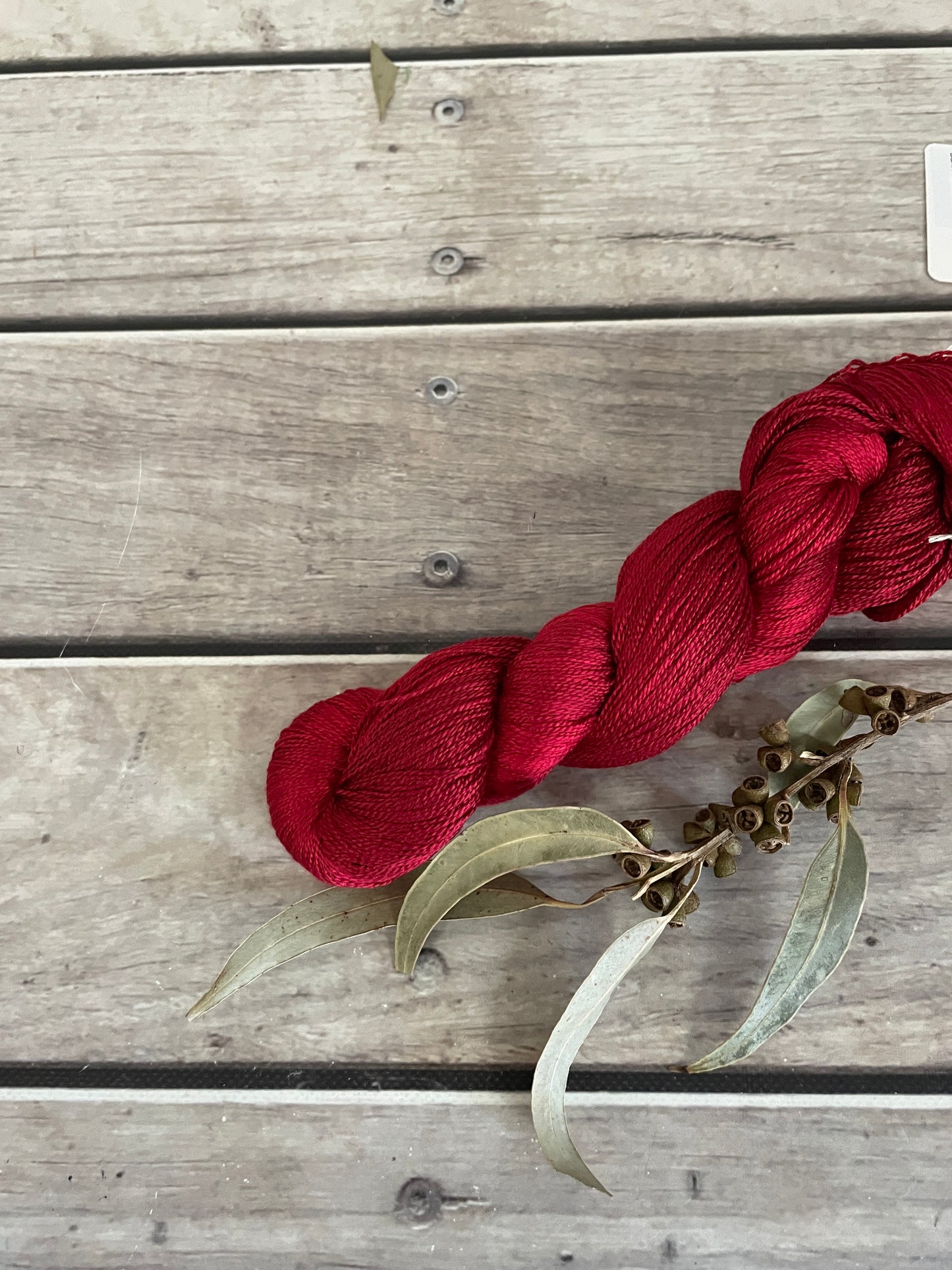 Dark Lacquer red - 3 ply in Mulberry silk - Ginseng hl