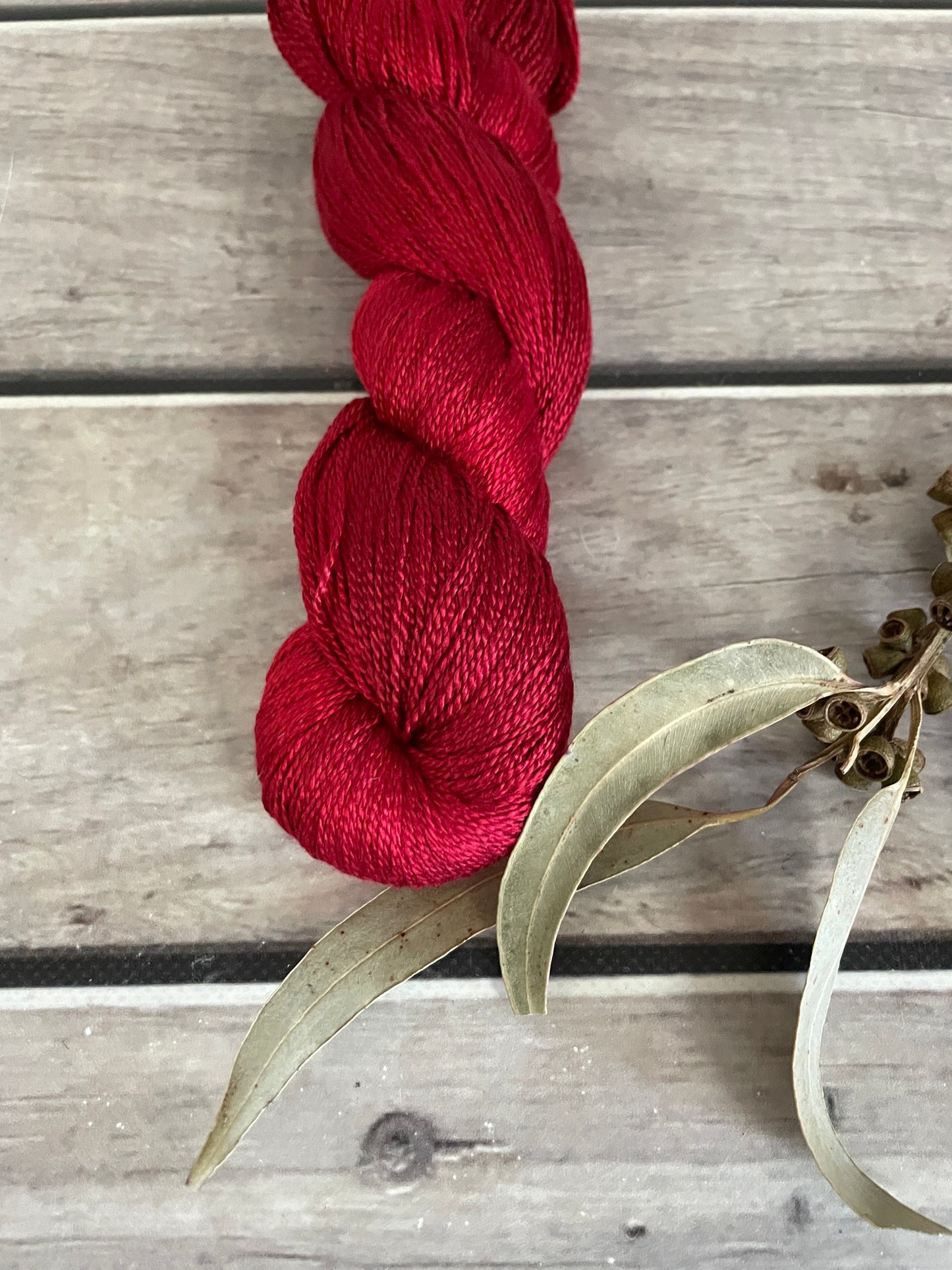 Dark Lacquer red - 3 ply in Mulberry silk - Ginseng hl