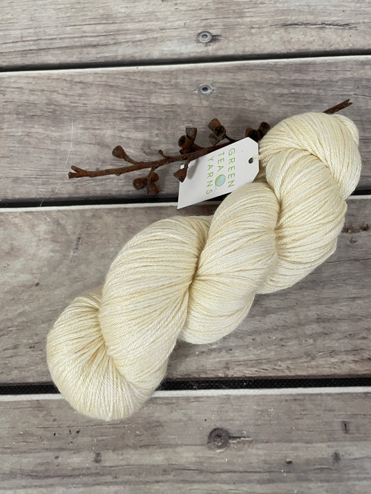 Buttercream - 4ply/fingering - silk and merino - Jasmine 4